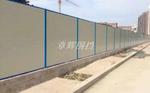 金屬?lài)鷵跏欠窨梢匀〈鷤鹘y(tǒng)的石墻圍欄？(比較金屬?lài)鷵跖c傳統(tǒng)圍欄的優(yōu)缺點(diǎn))