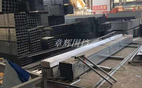 金屬圍擋是否可以自定義內(nèi)容？