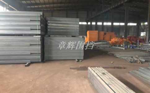 pvc圍擋在水利工程中的應(yīng)用效果如何？（了解pvc圍擋在水利工程中的成功案例和使用效果）