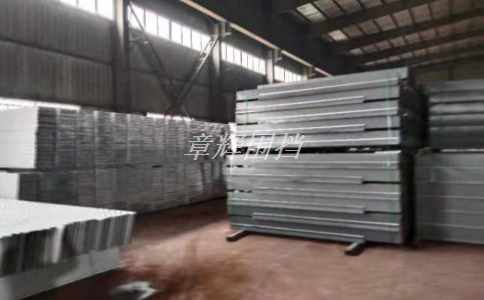 如何正確安裝pvc圍擋，以避免對(duì)周圍設(shè)施和管線造成影響？