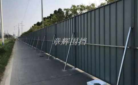 金屬圍擋在工業(yè)和物流設(shè)施中的作用是什么？